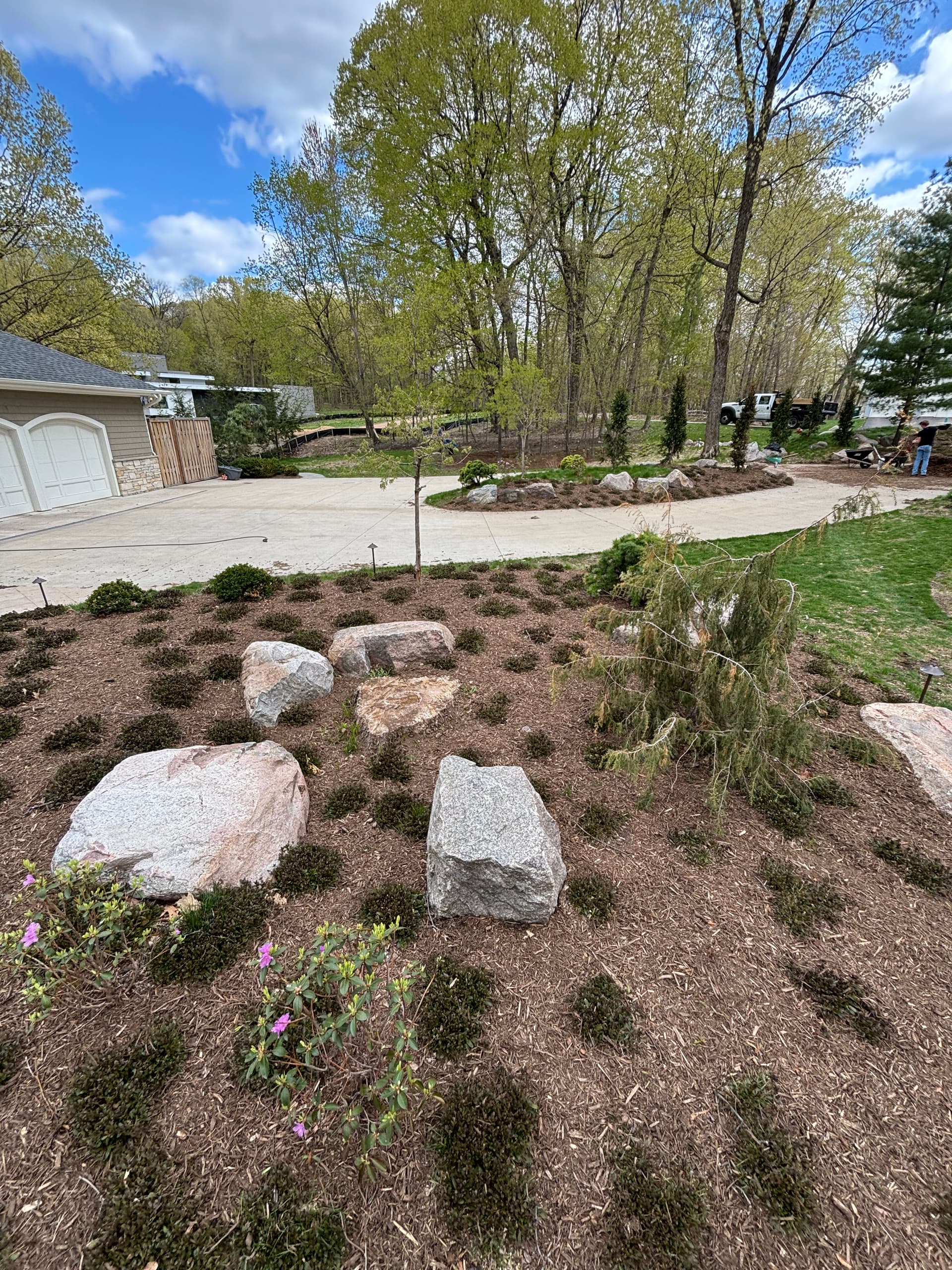 Gallery photos for 16-Yard Mulch Job on Halstead Bay Done Right: Image #7