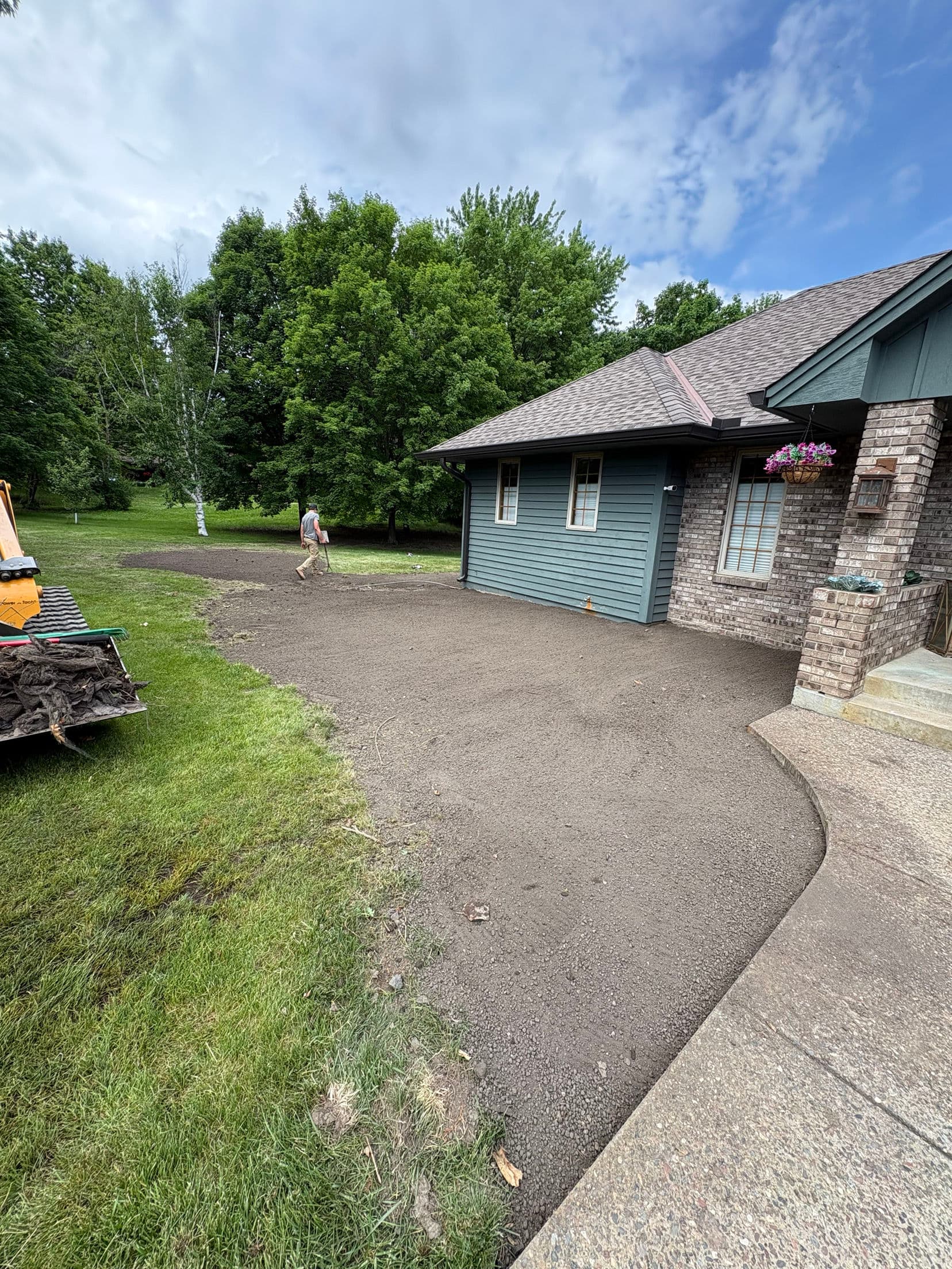 Gallery photos for Clean Concrete Flatwork Across Driveways Walkways and Pads: Image #4