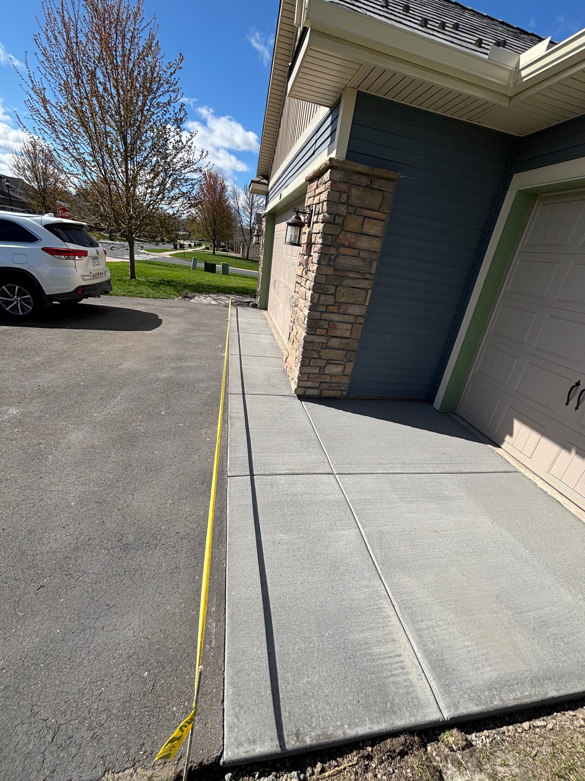 Gallery photos for Cracked Driveway Apron Replacement Done Right: Image #2