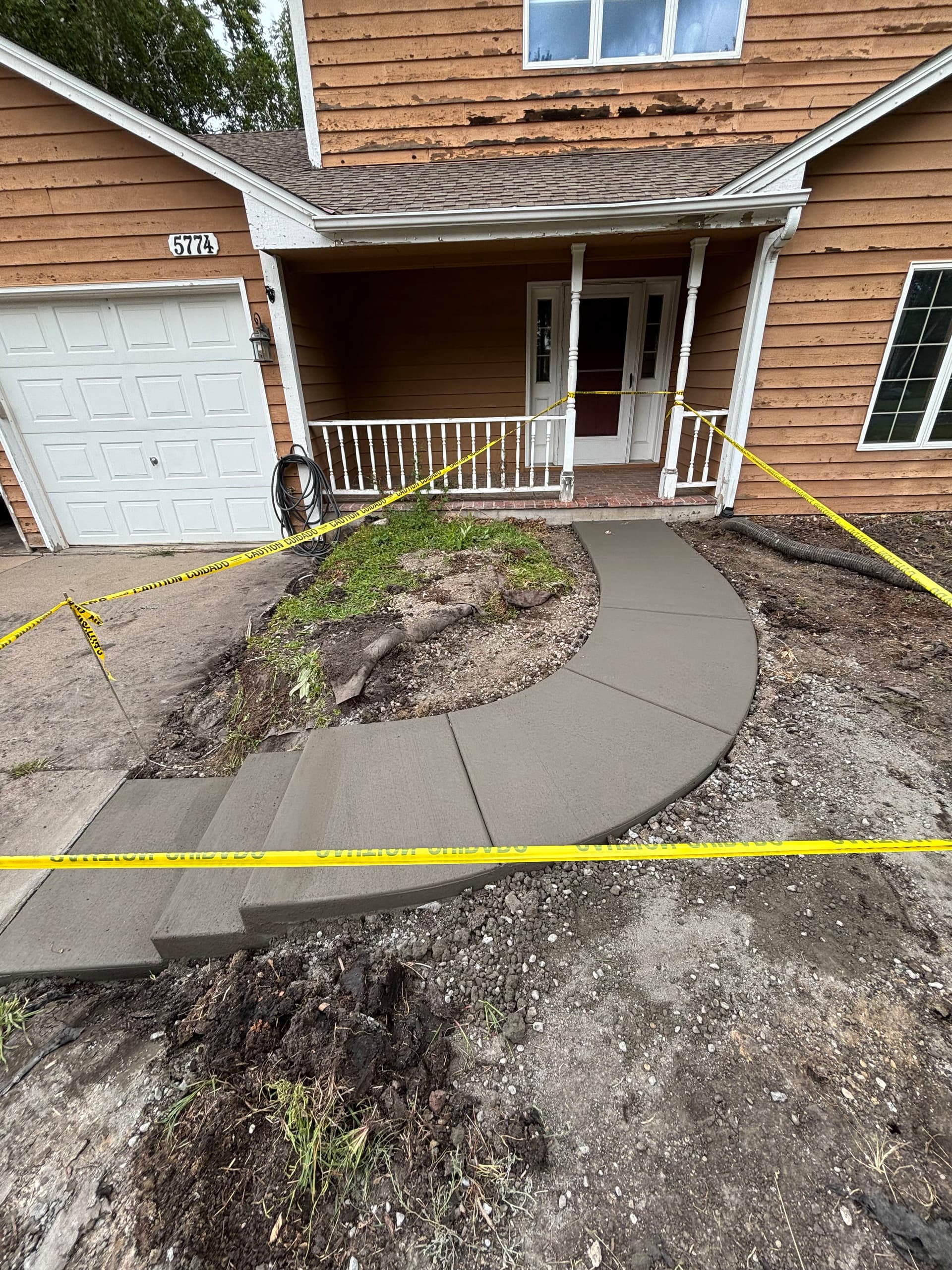 Gallery photos for Concrete Flatwork Done Right - Walkways, Patios, and Garage Floors: Image #5