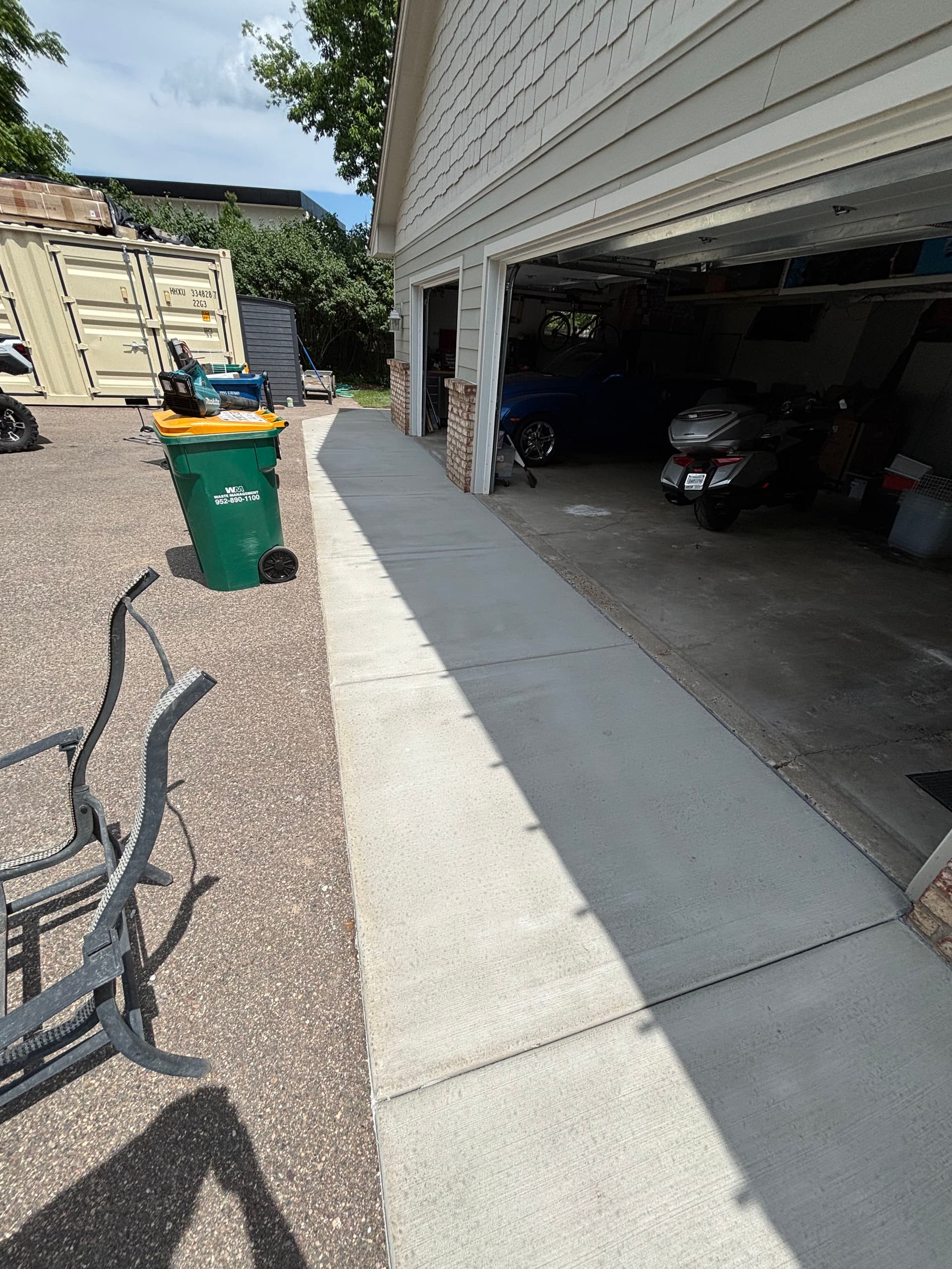 Gallery photos for Clean Concrete Flatwork Across Driveways Walkways and Pads: Image #1
